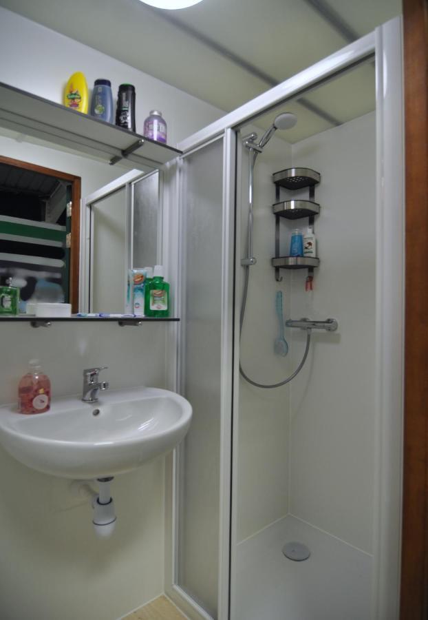 Gypsy Waggon - A Villa On Wheels อัมสเตอร์ดัม ภายนอก รูปภาพ